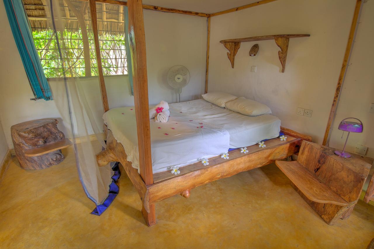 Distant Relatives Ecolodge & Backpackers Kilifi Exterior foto