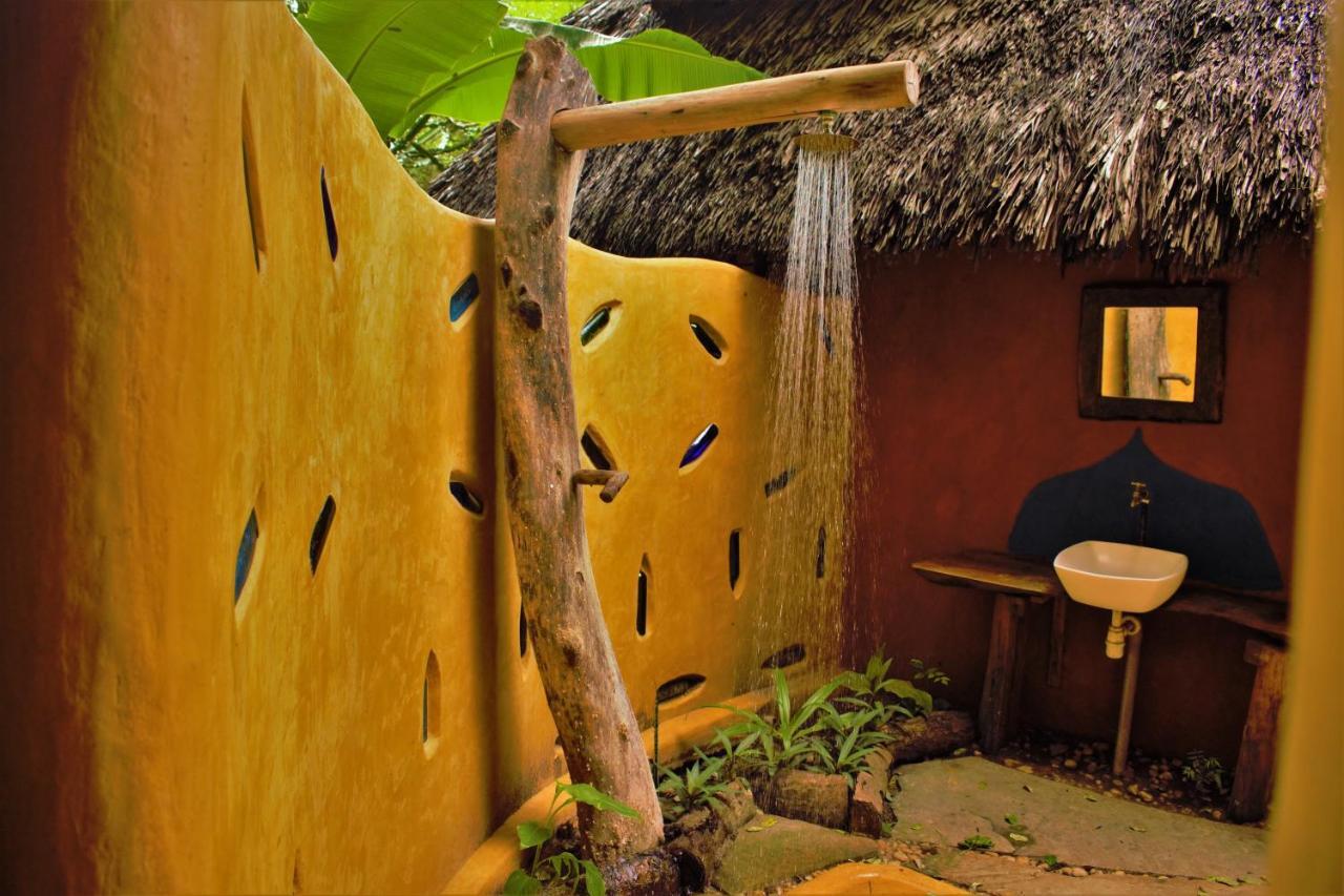 Distant Relatives Ecolodge & Backpackers Kilifi Exterior foto